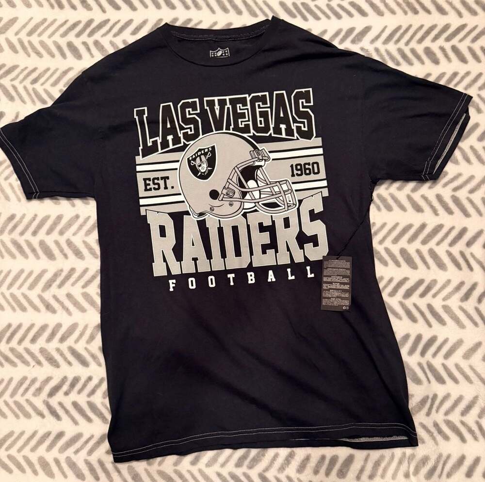 NFL Las Vegas Raiders Football Graphic T-Shirt Size S/M